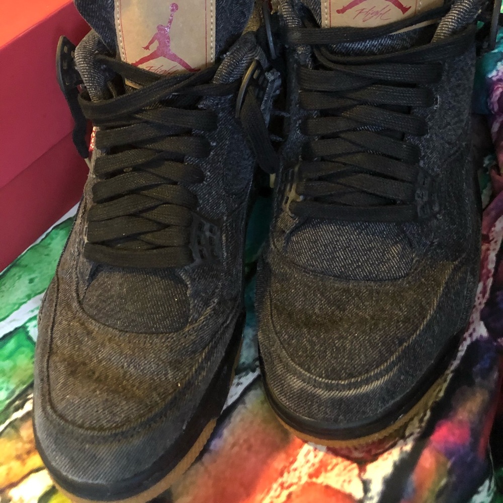 Air Jordan 4 Retro Levi’s NRG